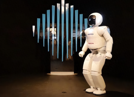 孩子吵着当电竞选手不上学？应该怎么办？